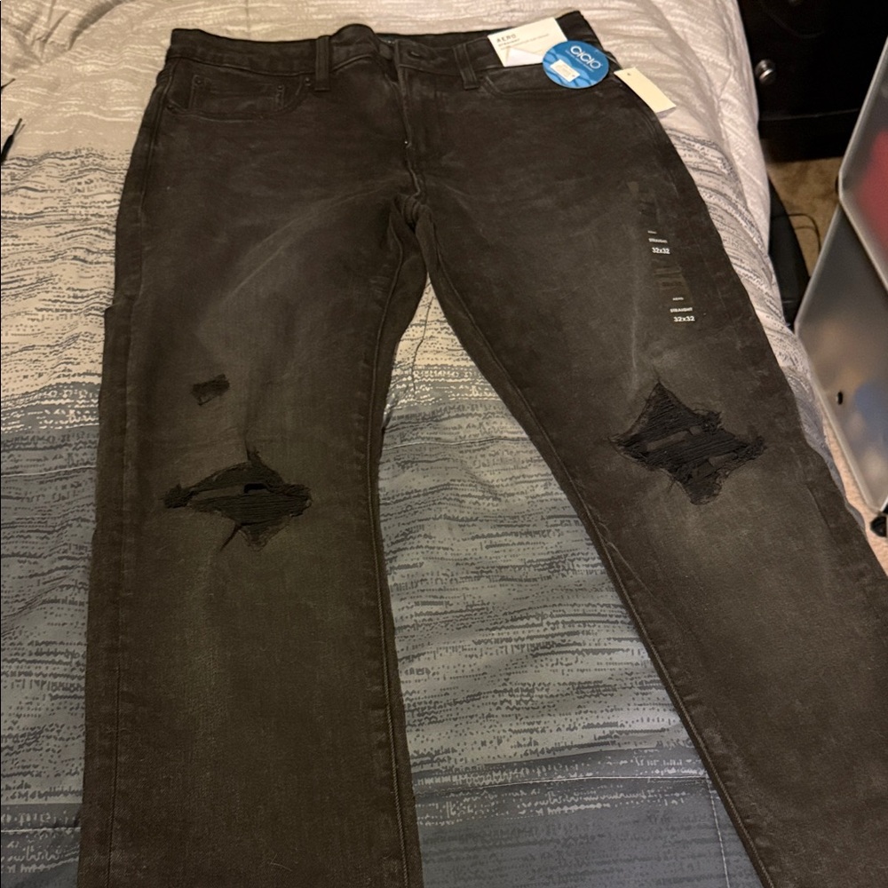 Aeropostale Men's Charcoal Distressed jeans